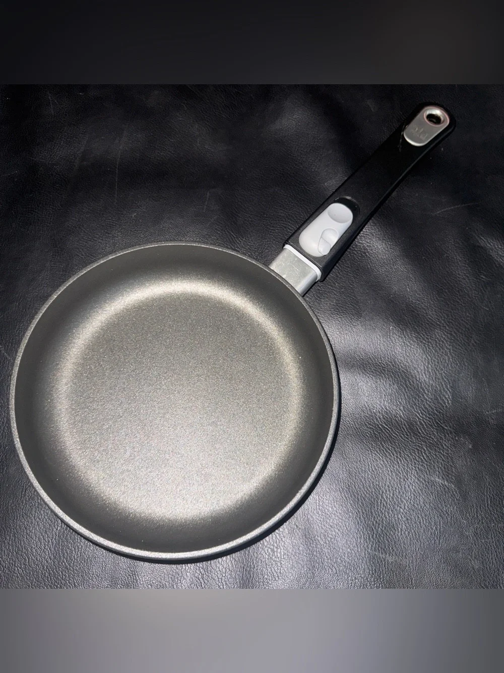 Pampered Chef Non-Stick 8